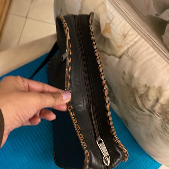 Pure leather sling bag - Picture 4 of 7